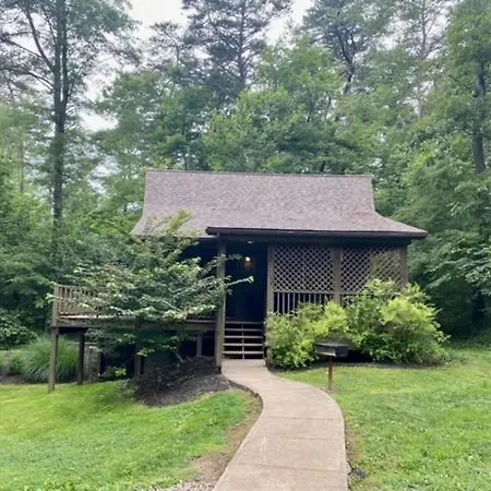 Laurelwood - By The Chalets